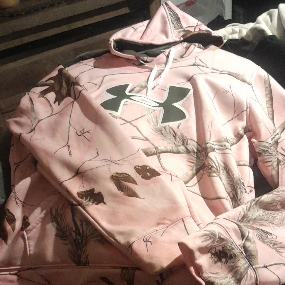 Under Armour Pink Realtree Camo Pullover Hoodie